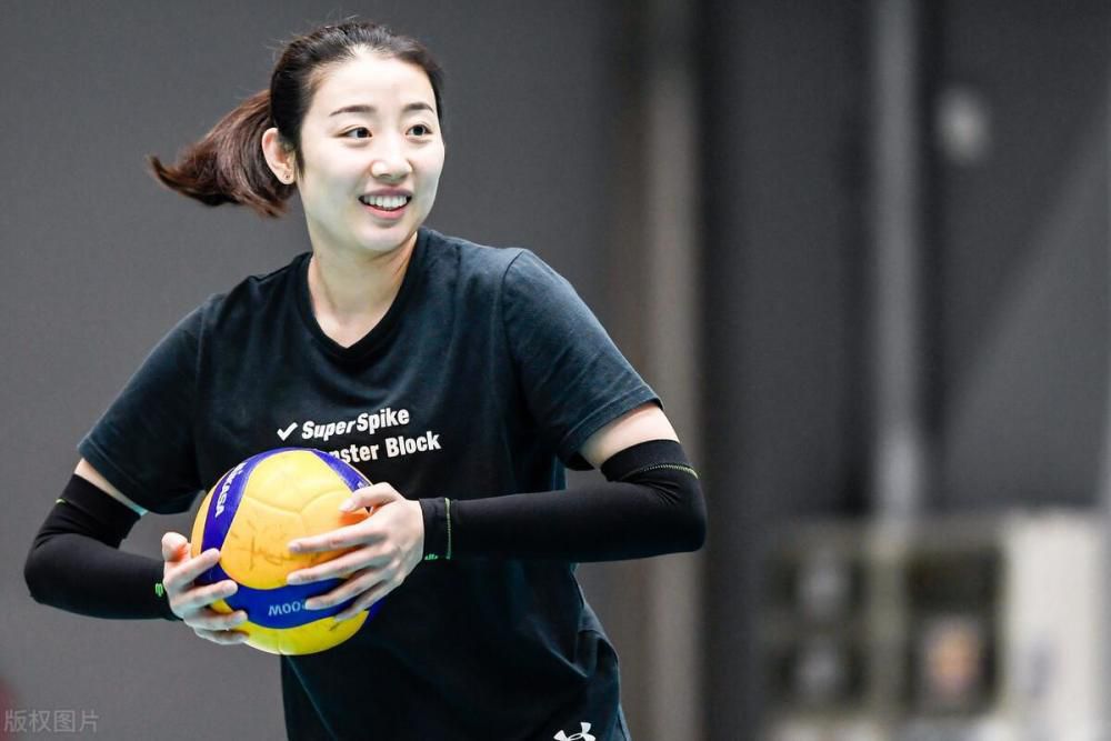 美女被啪视频